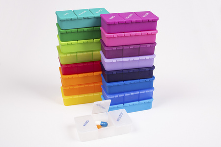 Kasetka na leki jednodniowa na 3 pory dnia w kartoniku